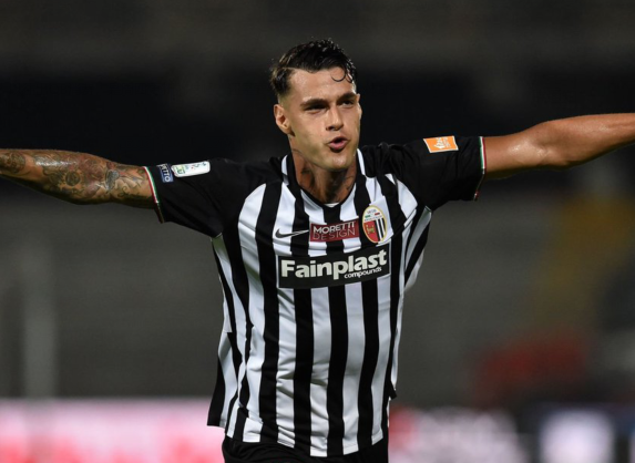 16, 米兰青春风暴席卷萨索洛，卡卢卢处子球  