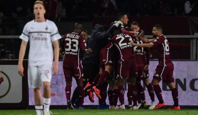  尤文图斯主场惨败那不勒斯跌出前四  